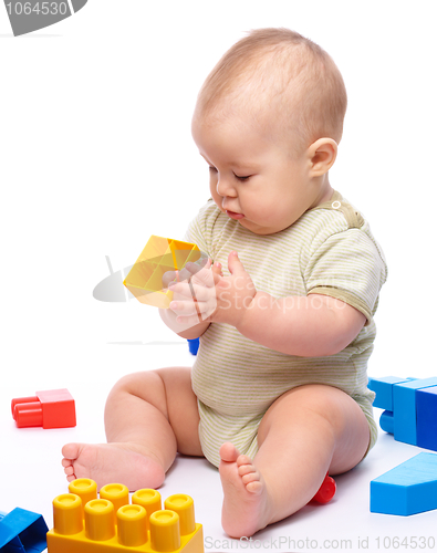 Image of Little boy with building bricks