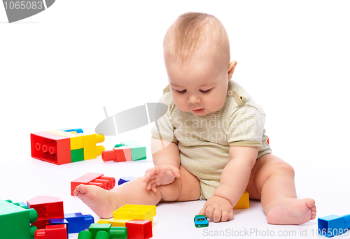 Image of Little boy with building bricks