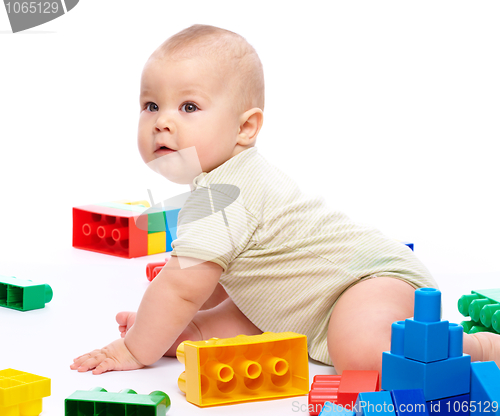 Image of Little boy with building bricks