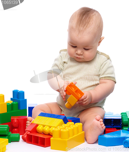 Image of Little boy with building bricks