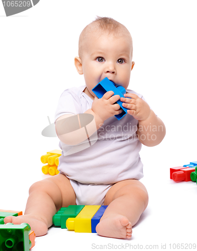 Image of Little boy with building bricks