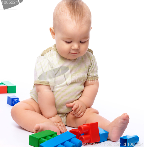 Image of Little boy with building bricks