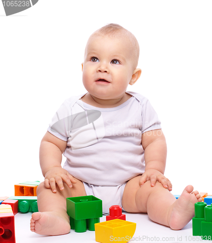 Image of Little boy with building bricks