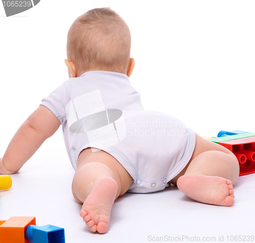 Image of Little boy with building bricks