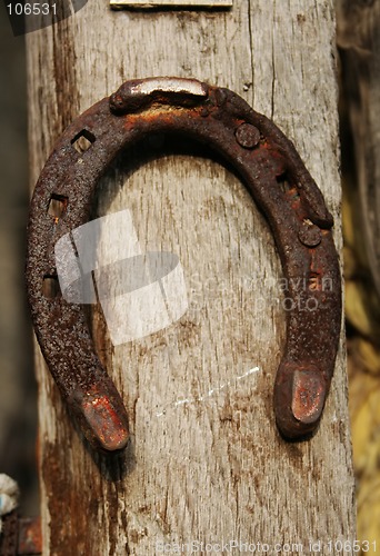 Image of Horseshoe on fence