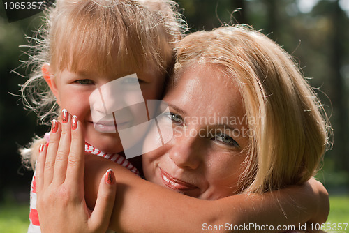 Image of Mother and daughter