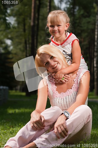 Image of Mother and daughter