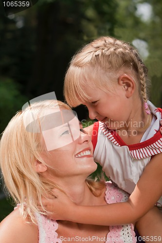 Image of Mother and daughter