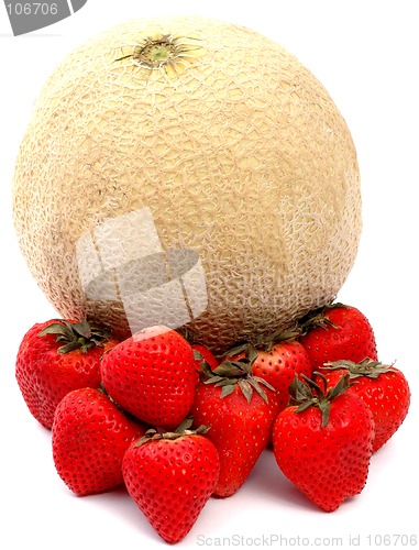Image of athena melon and strawberries