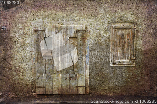 Image of Facade of abandoned home