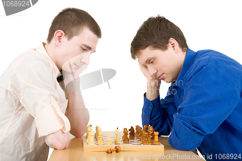 Image of Men play chess