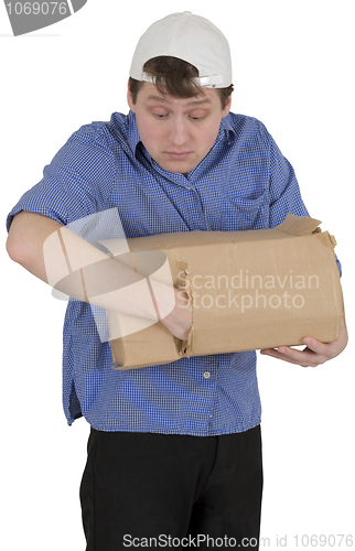 Image of Man is thieved put into hand in box