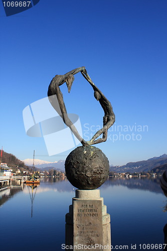 Image of Statue by the lake