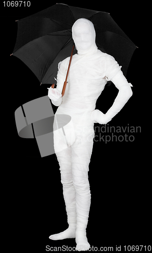 Image of Mummy under umbrella