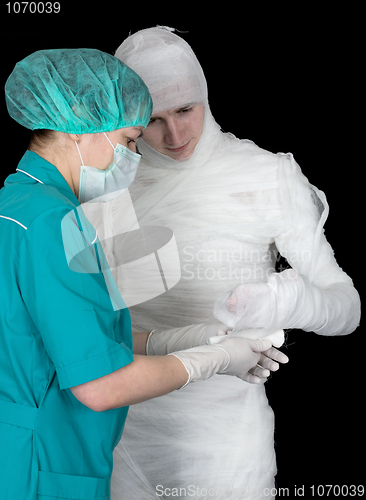 Image of Doctor to give bandaged patient