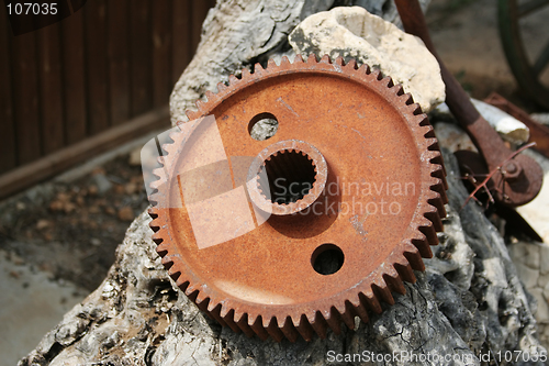 Image of rusty  Gear