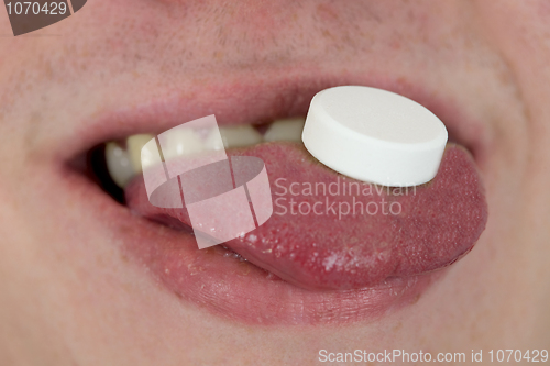 Image of Tablet on tongue
