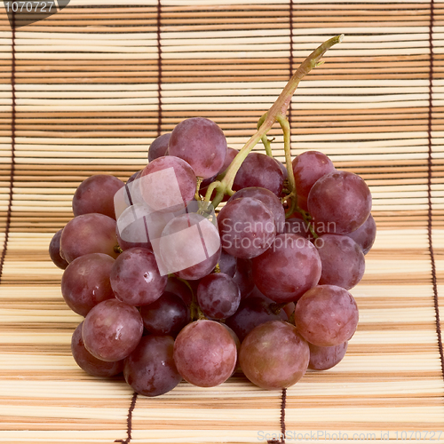 Image of Grapes on mat