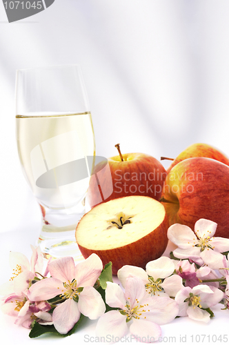 Image of Cider and apple - still life