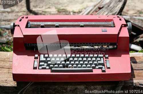Image of Old and dusty typewriter