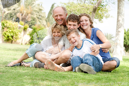 Image of Extended group portrait of family