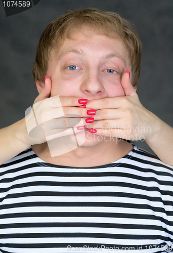 Image of Hands have covered a man's mouth