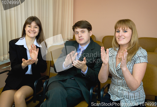 Image of People applaud