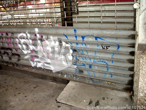 Image of ghetto NYC building 2