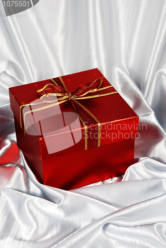 Image of red gift box 