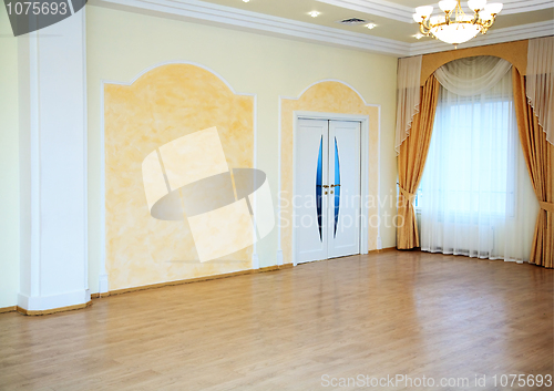 Image of Luxurious yellow room