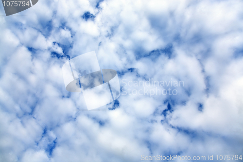 Image of Cloudy blue sky (zenith)