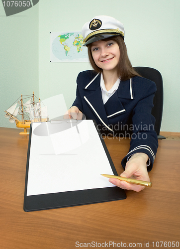 Image of Captain with the tablet