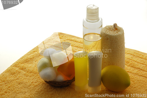 Image of Lemon flavored SPA set on yellow towel
