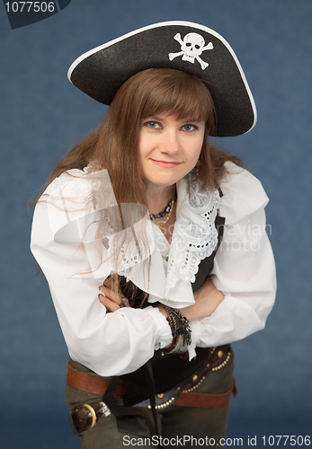 Image of Woman in costume pirate