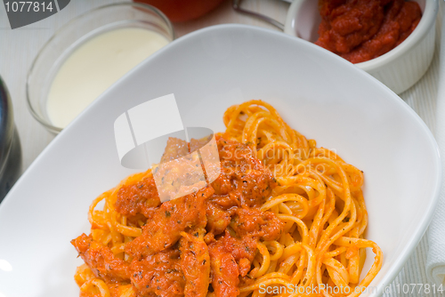 Image of tomato and chicken pasta