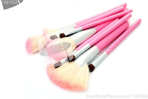 Image of make-up brushes