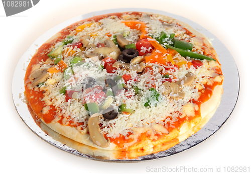 Image of Raw veg pizza three-quarters view