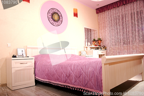 Image of pink bedroom 