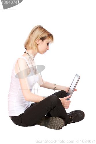 Image of Teen on laptop