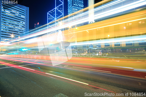 Image of traffic in city at night 