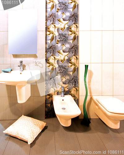 Image of Floral bathroom