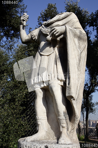 Image of Statue without head in the Palatine 