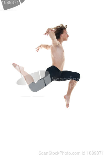 Image of ballet dancer practicing high jumps