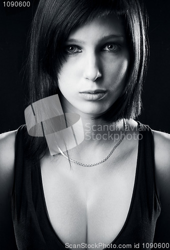 Image of portrait brunette girl