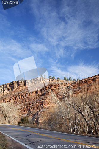 Image of Colorado hihway with redstone rocks