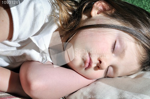 Image of sleeping girl