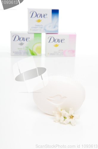 Image of Dove cream beauty bar soaps