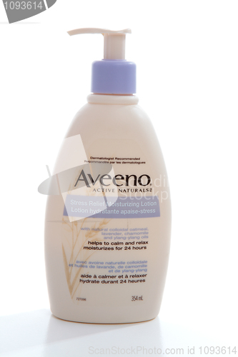 Image of Aveeno Moisturising beauty lotion