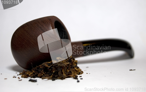 Image of Pipe and tobacco   