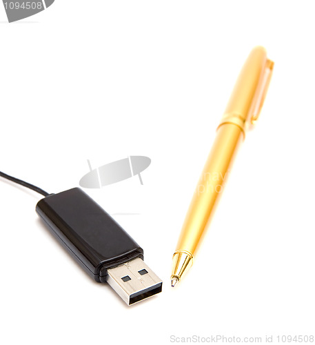 Image of Pen and flash drive